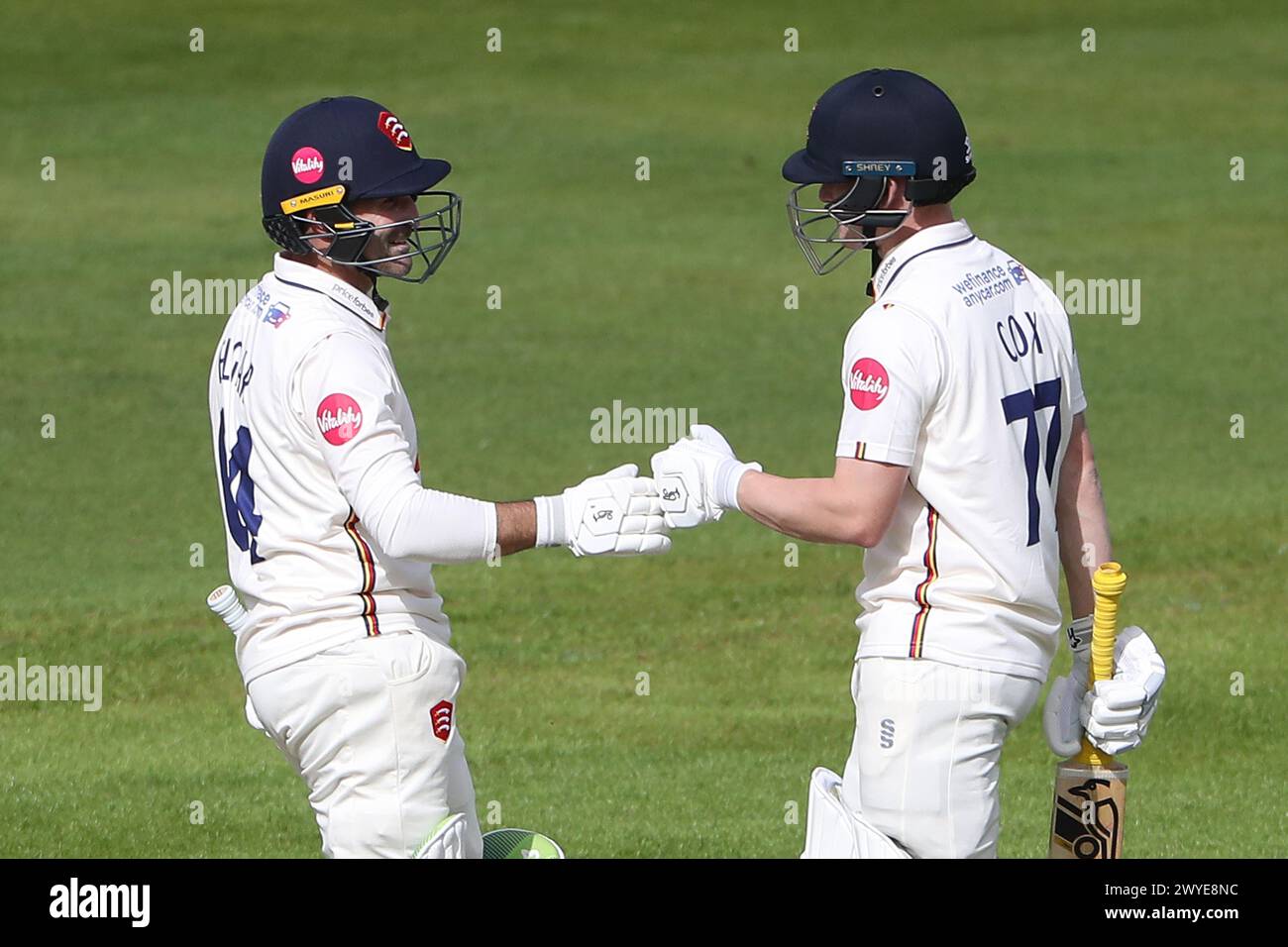 Dean Elgar (L) and Jordan Cox enjoy a useful partnership for Essex during Nottinghamshire CCC vs Essex CCC, Vitality County Championship Division 1 Cr Stock Photo