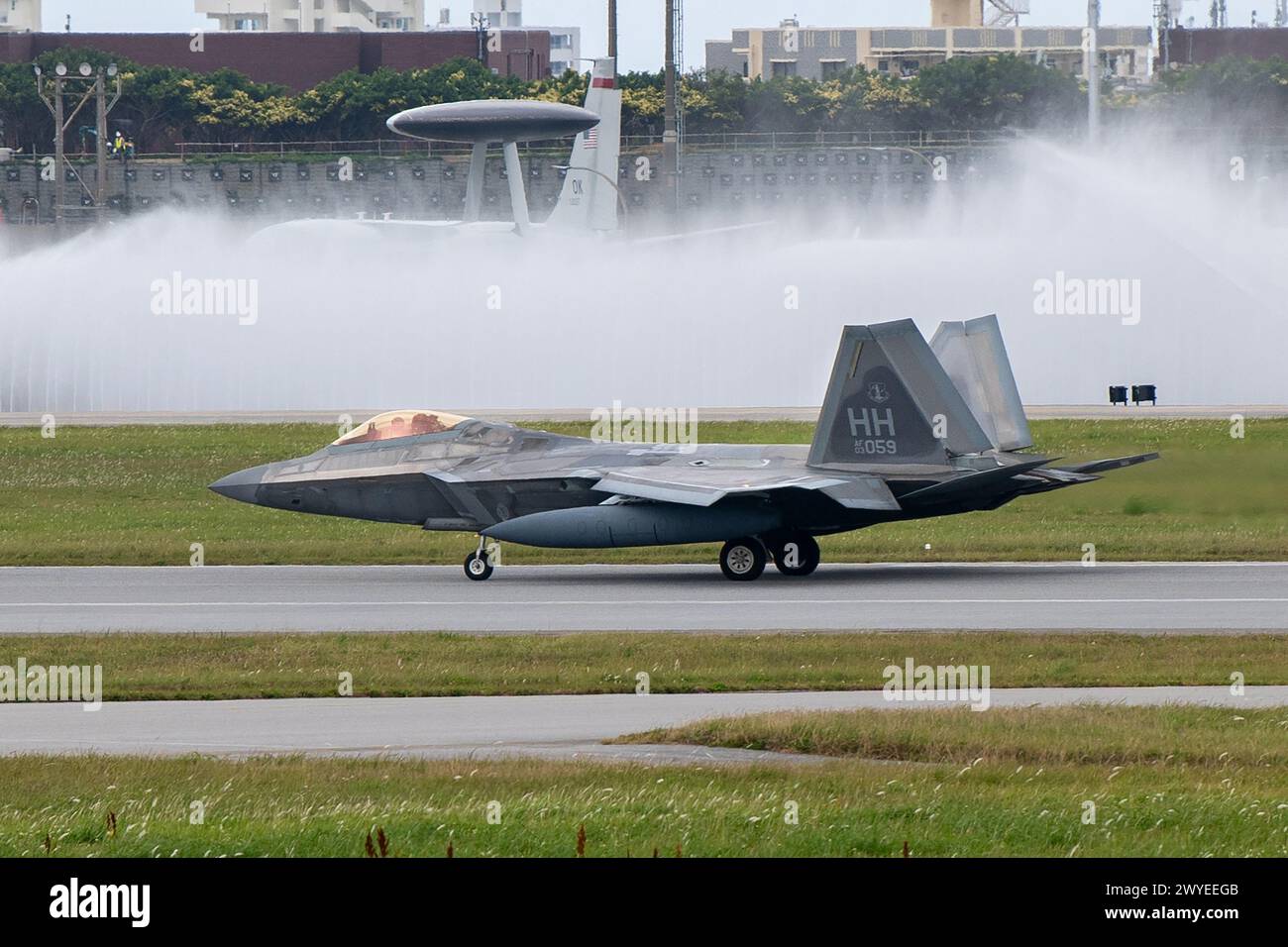 A U.S. Air Force F-22A Raptor, operated by the 199th and 19th Fighter ...