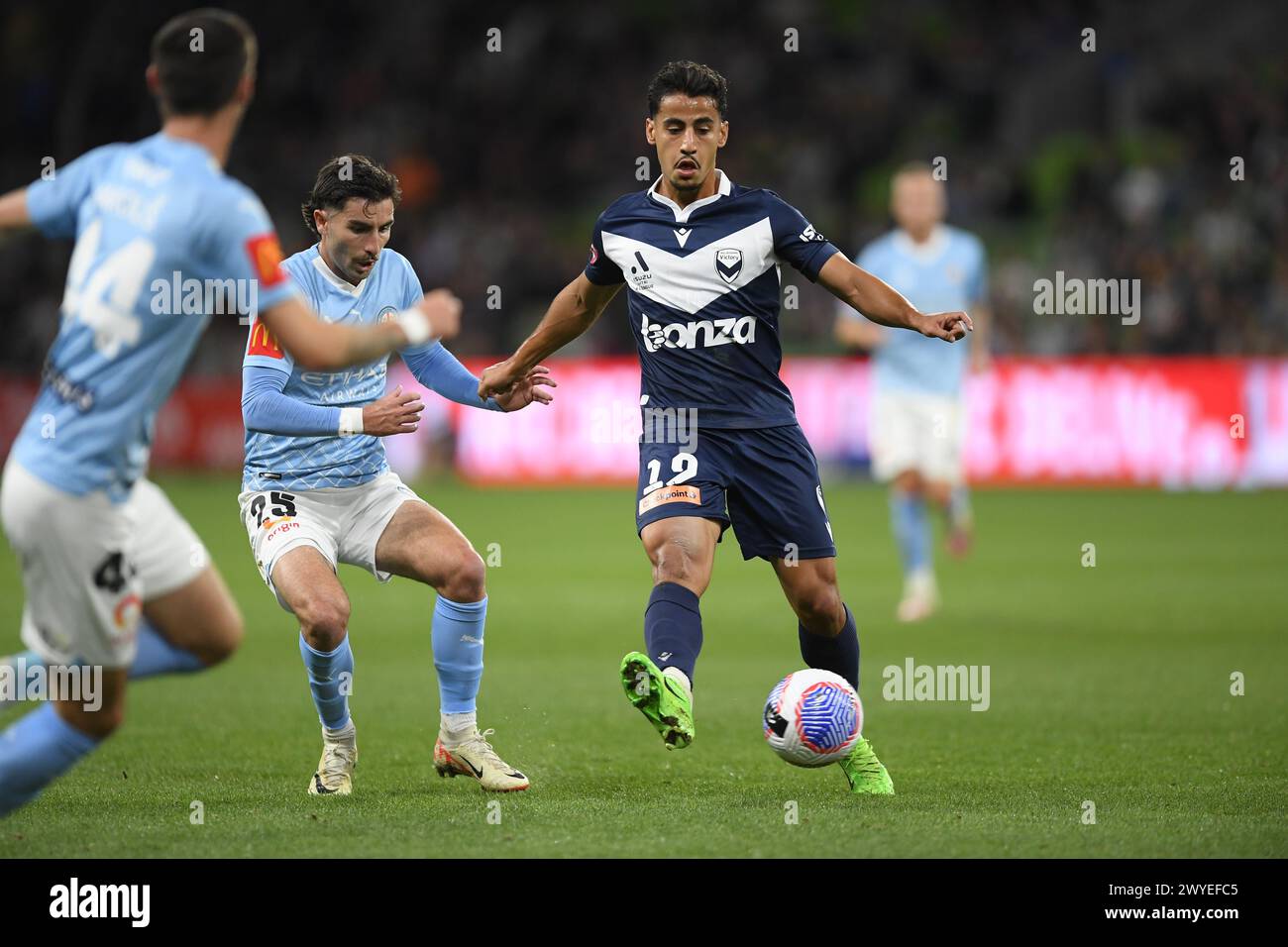 MELBOURNE, AUSTRALIA. 6 Apr 2024. Pictured: Daniel Arzani(19) of Melbourne Victory in action during the A Leagues Soccer, Melbourne Victory FC v Melbourne City FC at Melbourne's AAMI Park. Credit: Karl Phillipson/Alamy Live News Stock Photo