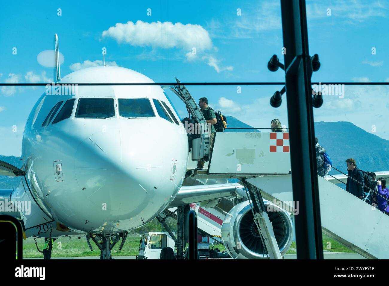 Air albania plane hi-res stock photography and images - Alamy