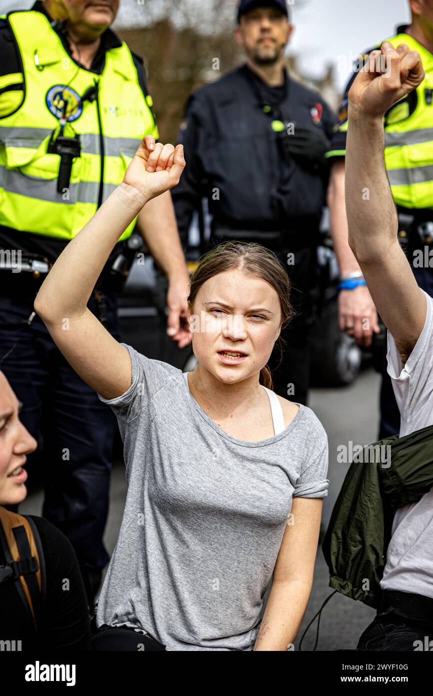 THE HAGUE - The Swedish Greta Thunberg takes part in a blockade of the ...