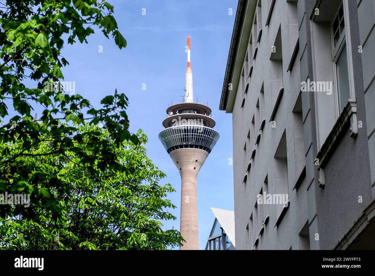 5g antenna strahlung hi-res stock photography and images - Alamy