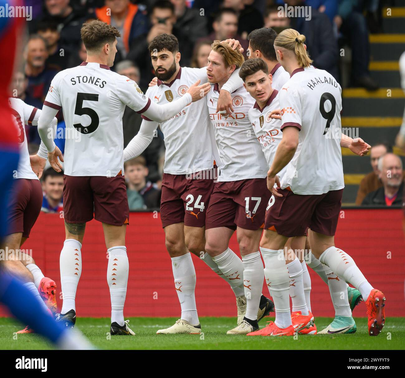 London, UK. 06th Apr, 2024 - Crystal Palace v Manchester City - Premier League - Selhurst Park.                                                                         Kevin De Bruyne celebrates his first goal against Crystal Palace.    Picture Credit: Mark Pain / Alamy Live News Stock Photo