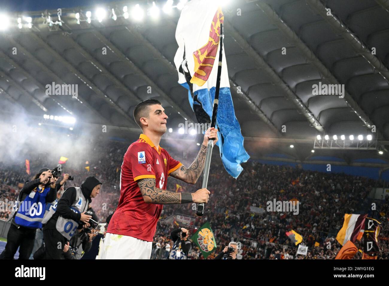 Rome, Italy. 06th Apr, 2024. Gianluca Mancini of AS Roma celebrates after the victory of the Serie A football match between AS Roma and SS Lazio at Olimpico stadium in Rome (Italy), April 6th, 2024. Credit: Insidefoto di andrea staccioli/Alamy Live News Stock Photo