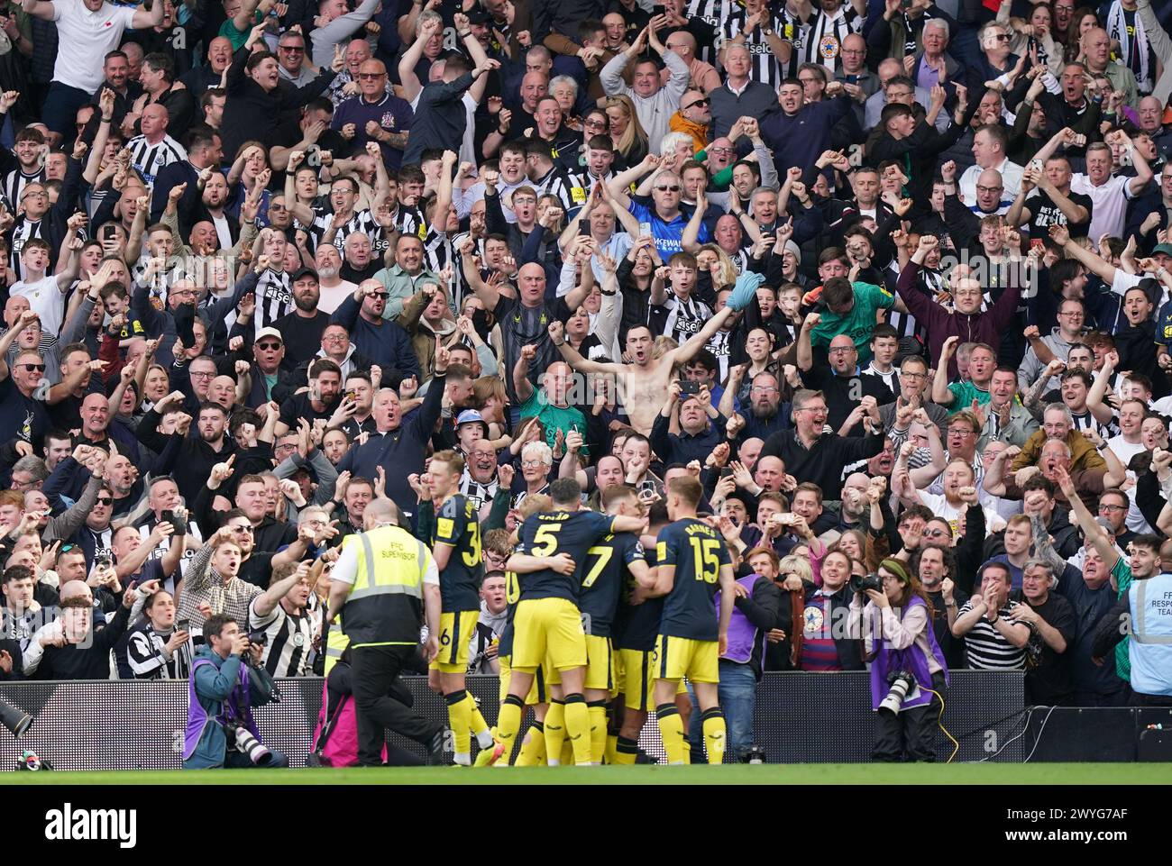 LONDON, ENGLAND - APRIL 6: Bruno Guimarães of Newcastle United celebrating his goal to make it 0-1 during the Premier League match between Fulham FC and Newcastle United at Craven Cottage on April 6, 2024 in London, England.(Photo by Dylan Hepworth/MB Media) Stock Photo