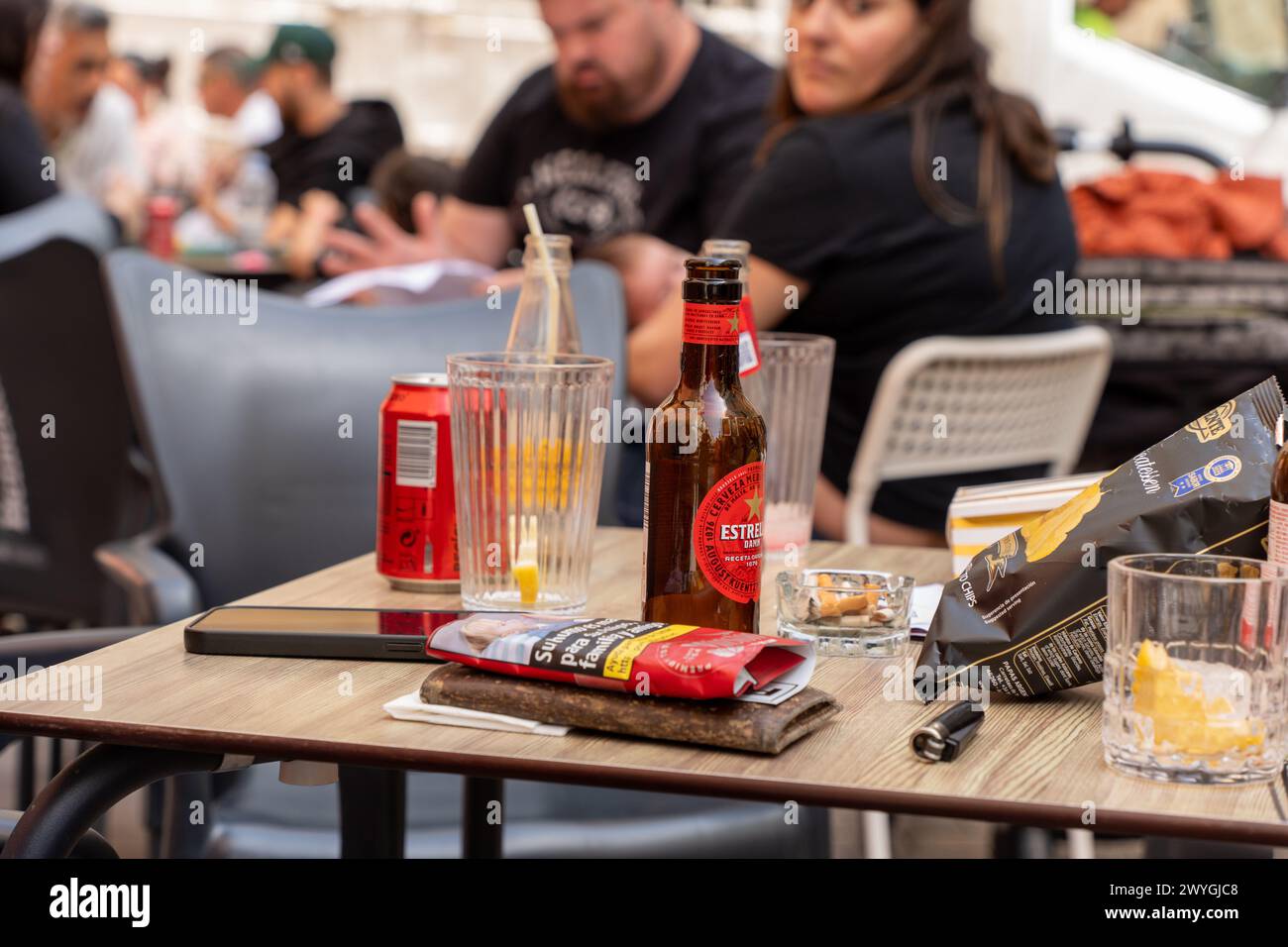 Barcelona, Spain. 06th Apr, 2024. Spain is finalizing the anti-smoking law, one of the aims of which is to prohibit smoking tobacco outdoors in front of bars, as well as regulating vaping. Espa&#xf1;a está finalizando la ley antitabaco, una de cuyas pretensiones es prohibir fumar tabaco al aire libre frente a los bares, as&#xed; como regular el vapeo. News politics-Barcelona, Spain saturday, April 6 2024 (Photo by Eric Renom/LaPresse) Credit: LaPresse/Alamy Live News Stock Photo