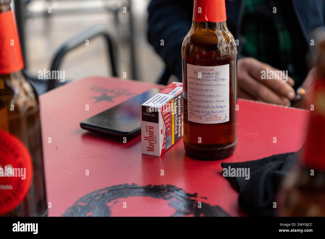 Barcelona, Spain. 05th Apr, 2024. Spain is finalizing the anti-smoking law, one of the aims of which is to prohibit smoking tobacco outdoors in front of bars, as well as regulating vaping. Espa&#xf1;a está finalizando la ley antitabaco, una de cuyas pretensiones es prohibir fumar tabaco al aire libre frente a los bares, as&#xed; como regular el vapeo. News politics-Barcelona, Spain saturday, April 6 2024 (Photo by Eric Renom/LaPresse) Credit: LaPresse/Alamy Live News Stock Photo