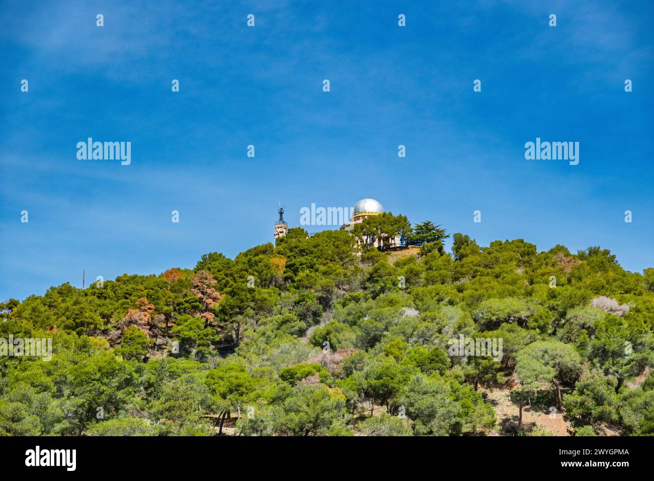 Blick auf das Fabra Observatorium am Tibidabo in Barcelona, Spanien Barcelona Katalonien Spanien *** View of the Fabra Observatory at Tibidabo in Barc Stock Photo
