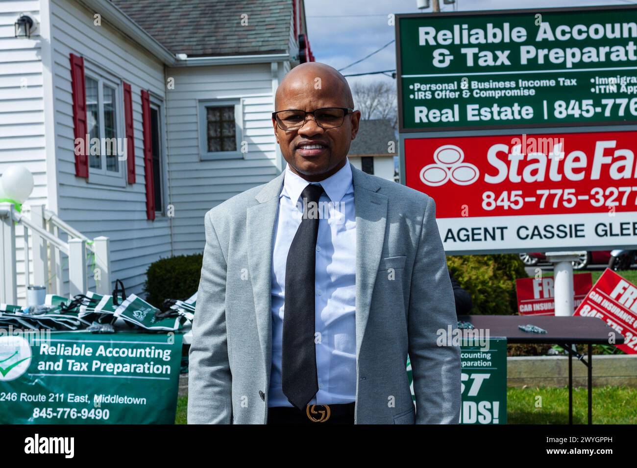 Middletown, NY, USA. 6 April, 2024. Warren Shelley at the Tax Deadline