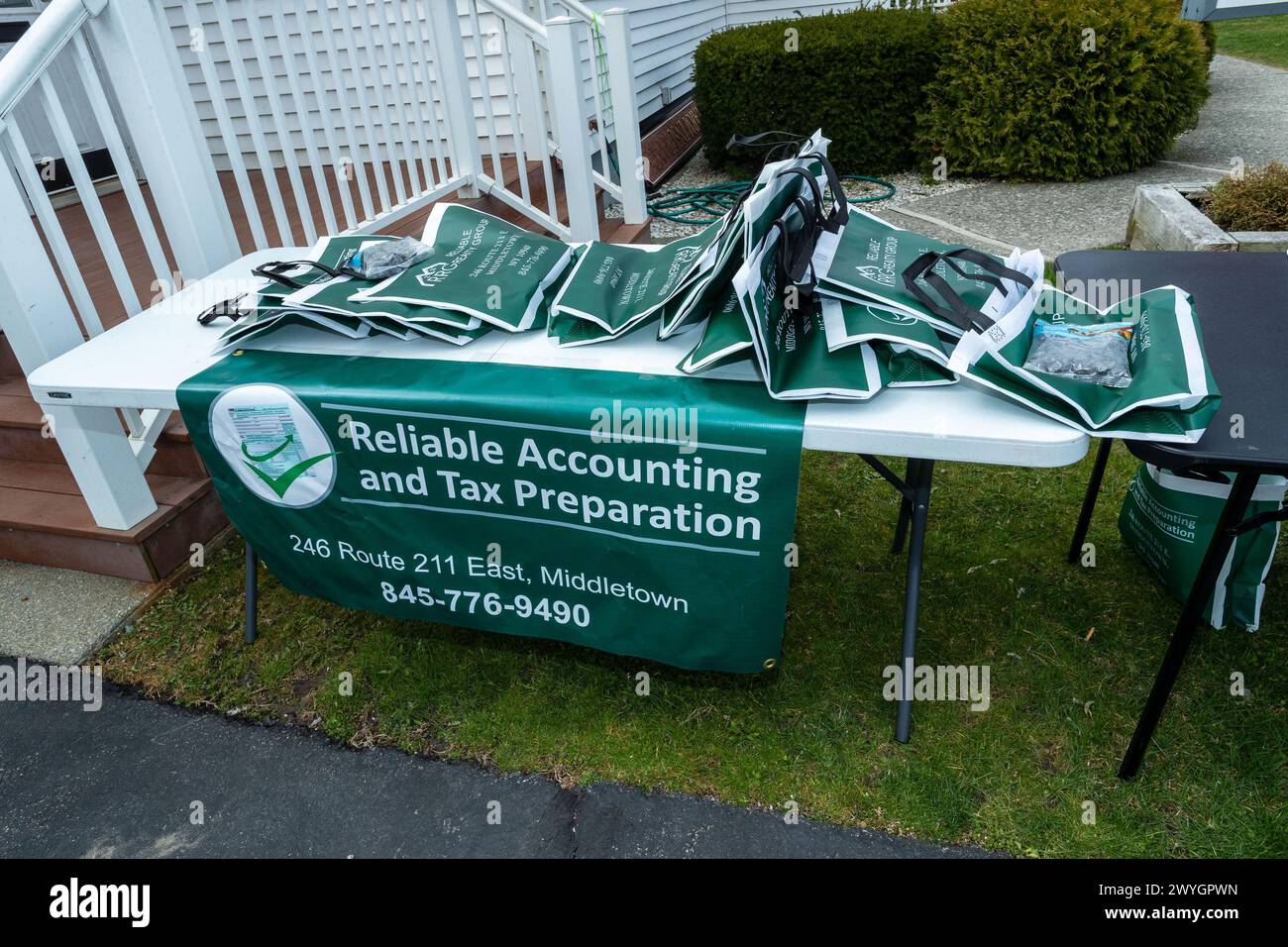 Middletown, NY, USA. 6 April, 2024. Atmosphere at the Tax Deadline