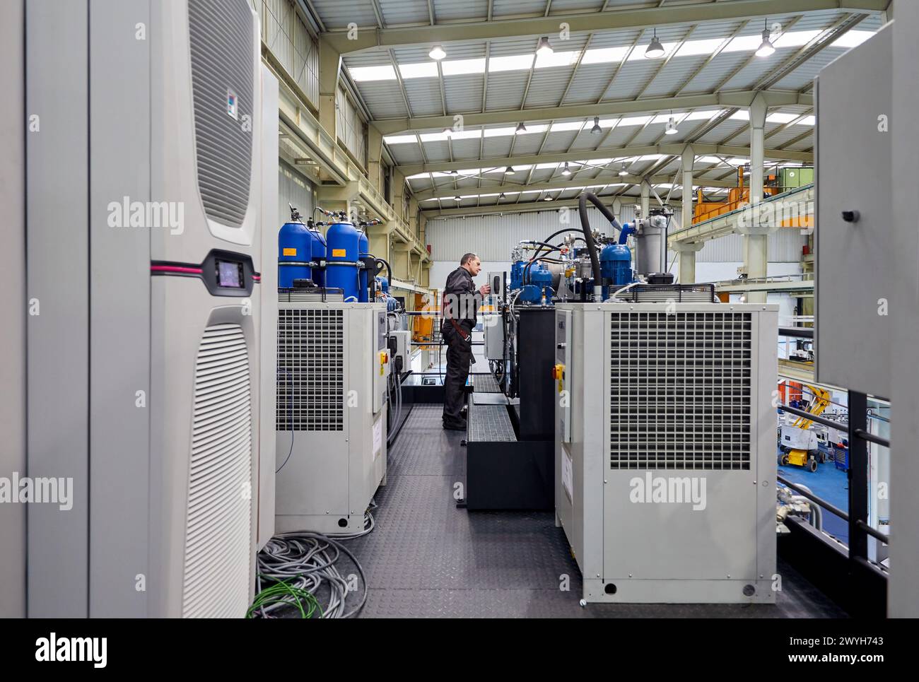 Hydraulic and electrical installation, Machining Centre, CNC, Turning ...