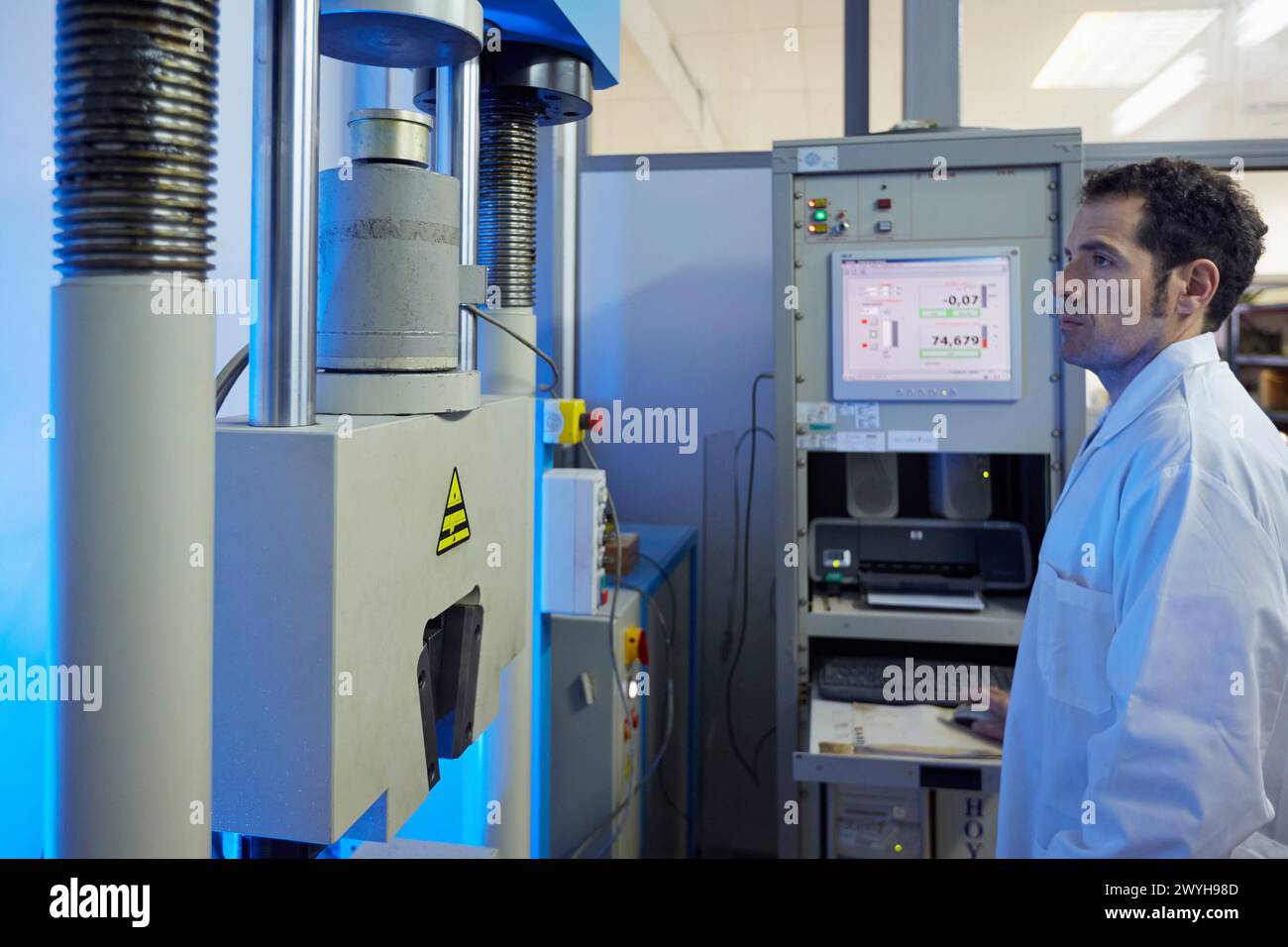 Force calibration mechanical metrology hi-res stock photography and ...