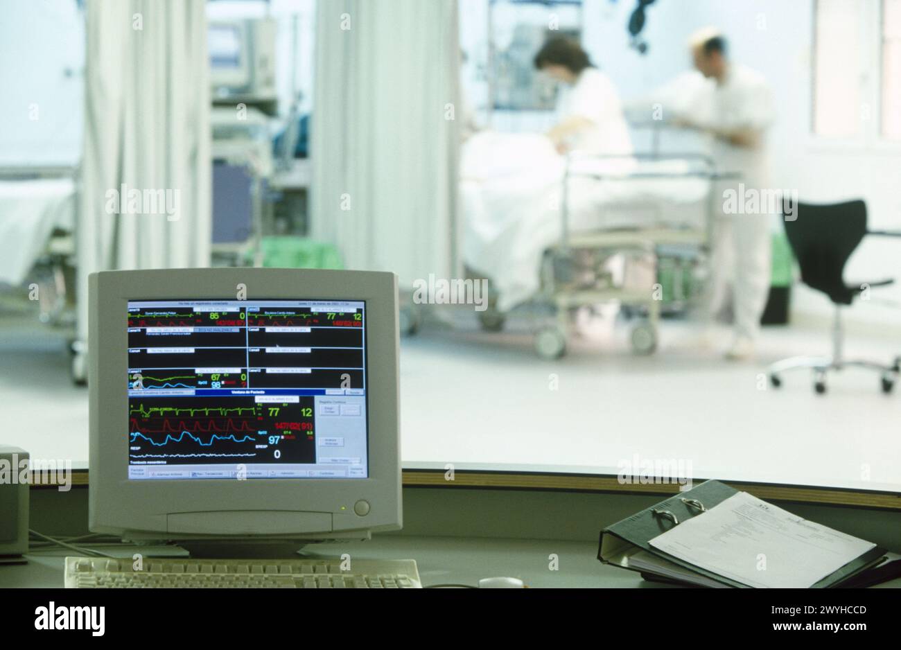 Vitals Computer Screen Vital signs monitor Stock Photo - Alamy