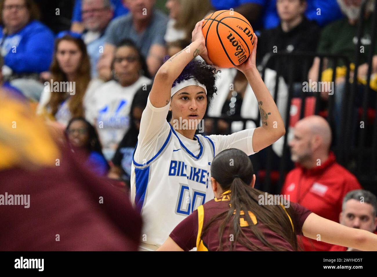 Edwardsville, USA. 06th Apr, 2024. Saint Louis Billikens guard Kyla McMakin (00) looks to pass. The Saint Louis University Billikens defeated the Minnesota Golden Gophers 69-50 in the Women's NIT played on the campus of Southern Illinois University - Edwardsville in Edwardsville, IL on Saturday April 6, 2024. (Photo by Tim Vizer/Sipa USA) Credit: Sipa USA/Alamy Live News Stock Photo