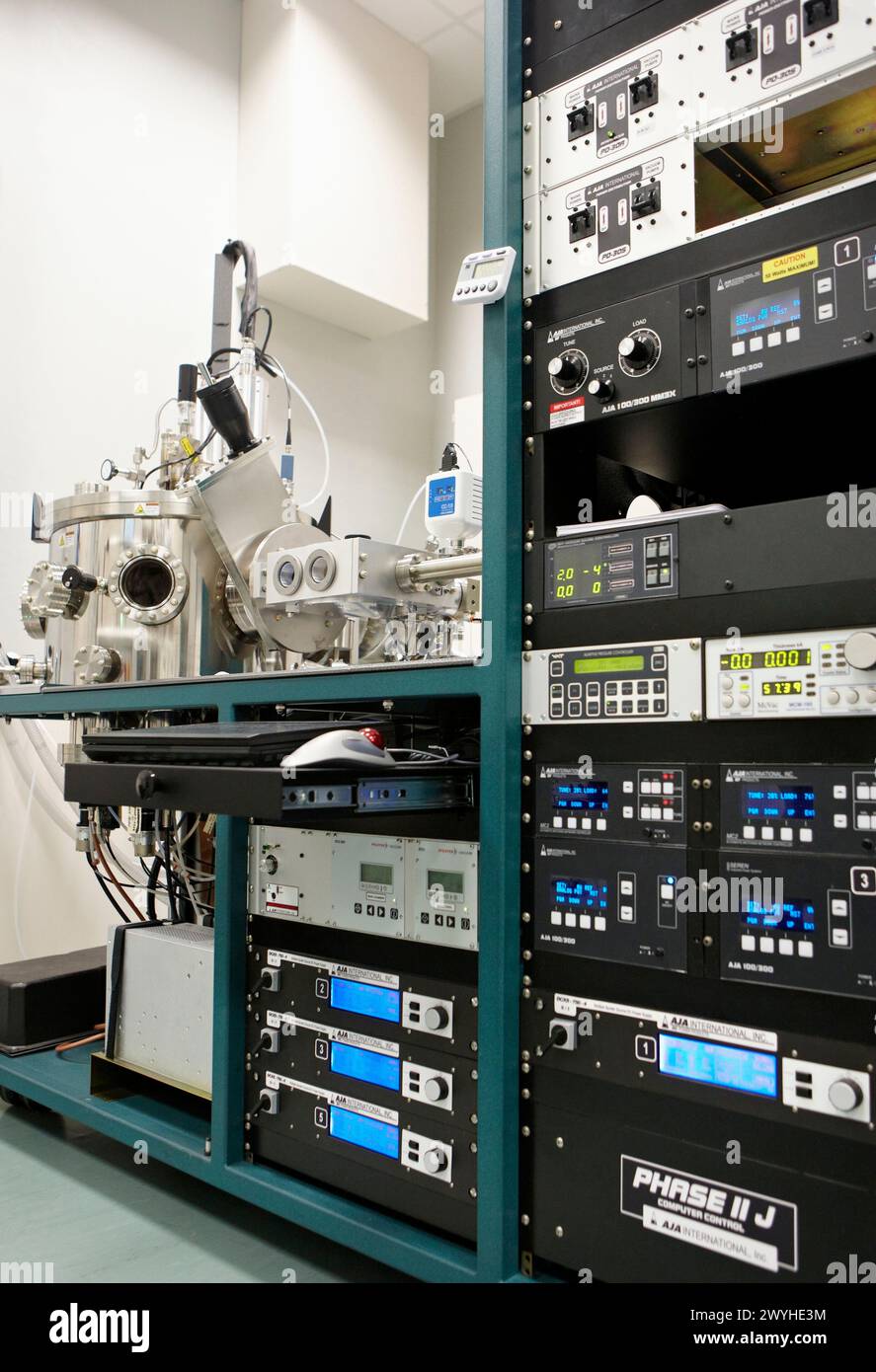 Sputtering Lab Magnetrons hi-res stock photography and images - Alamy