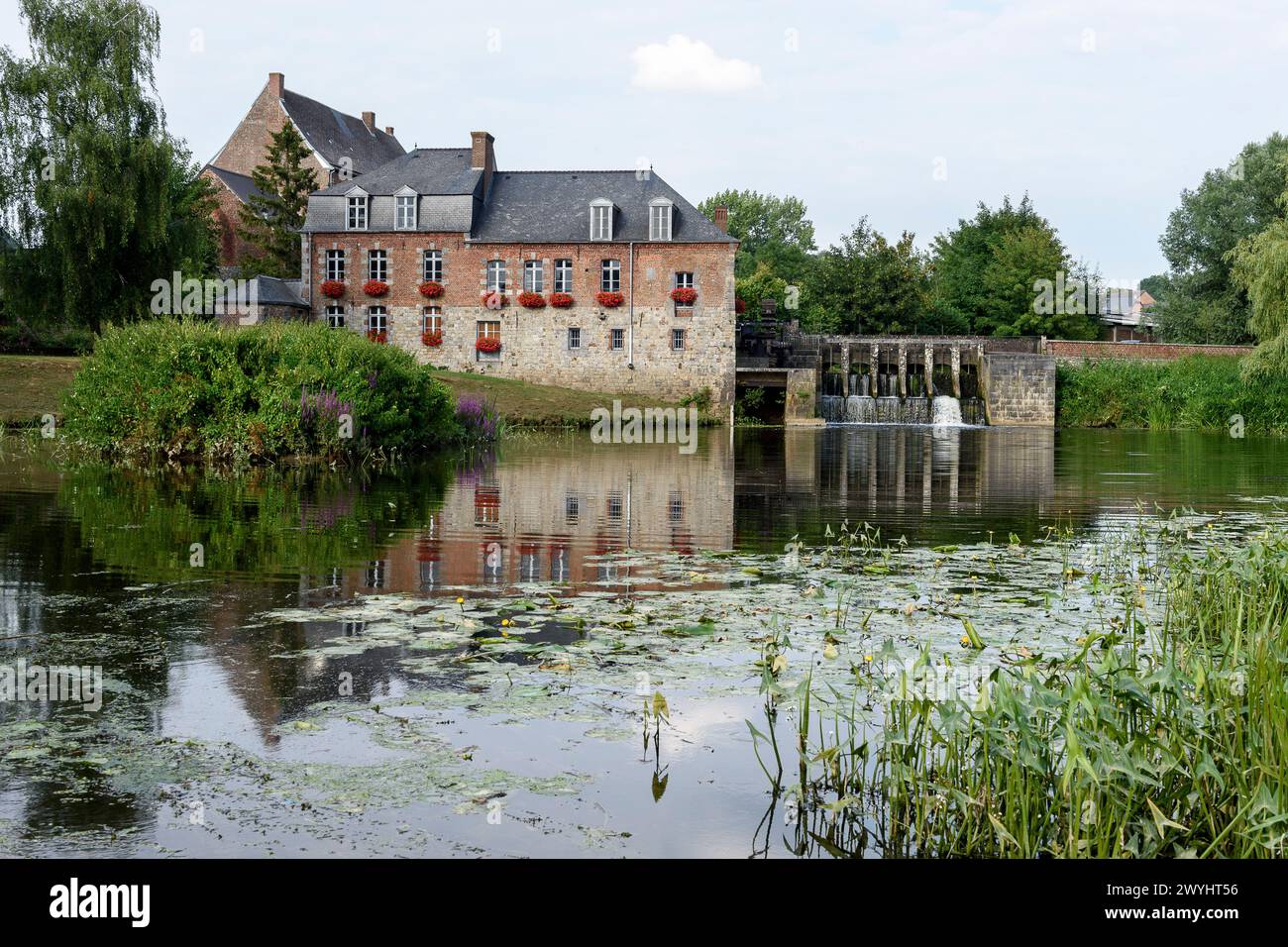 Village de Maroilles dans l'Avesnois. Moulin de l'abbaye |  Maroilles village in the north of France. Watermill of the abbey Stock Photo
