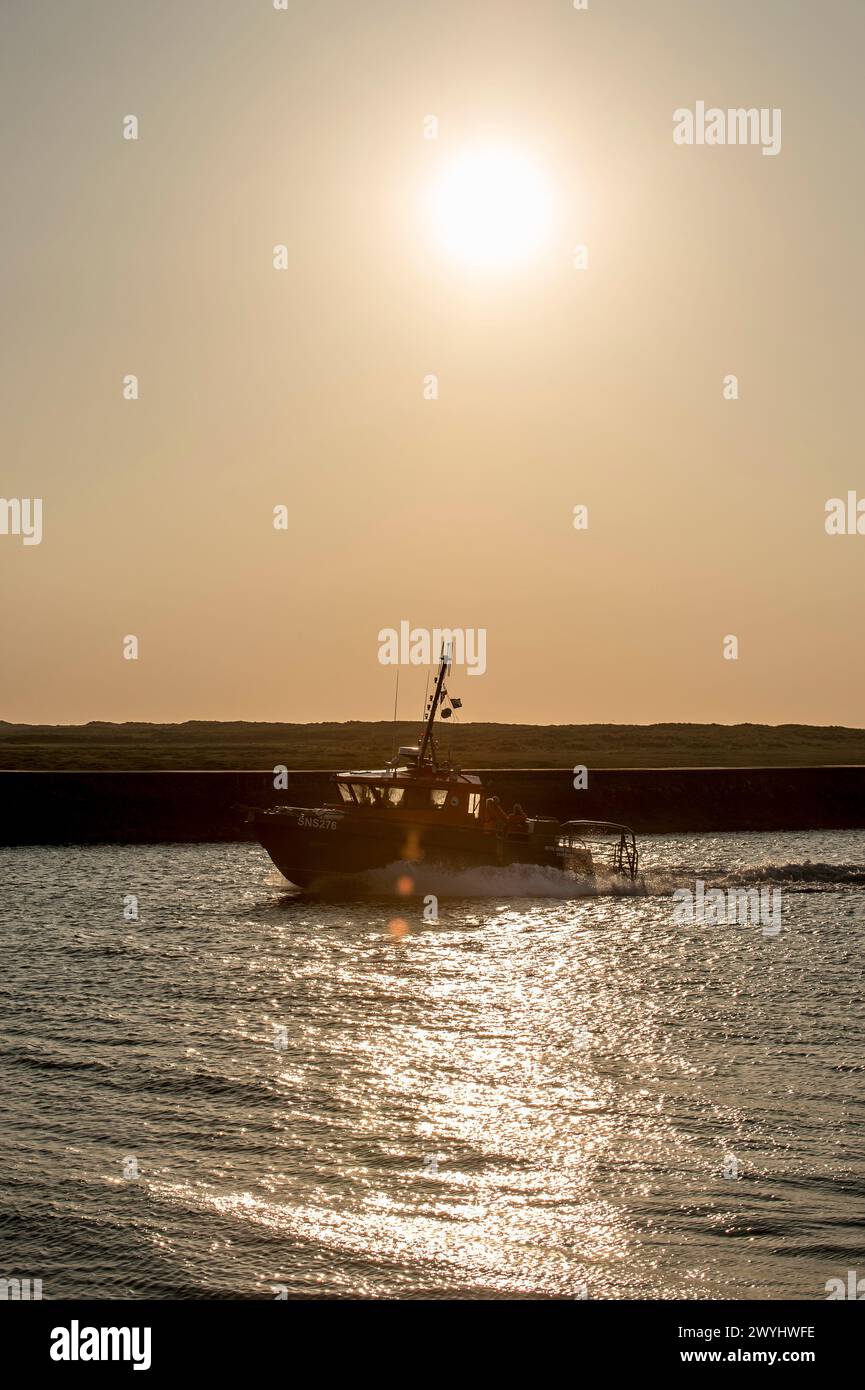 Beach, pharo and cabins in PetitFort Philippe nearby Gravelines La