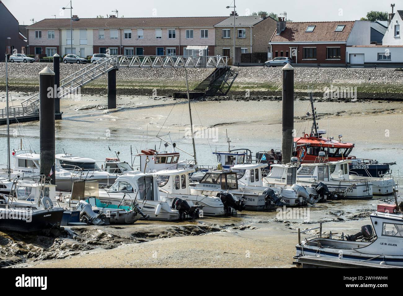 Beach, pharo and cabins in PetitFort Philippe nearby Gravelines La