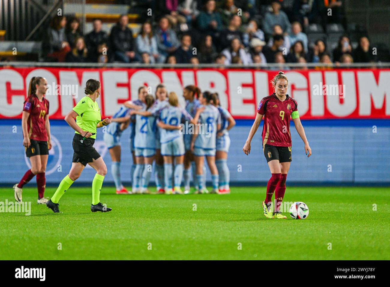 Leuven, Belgium. 05th Apr, 2024. Salma Paralluelo (7) of Spain scores 0-1 and Spain can celebrate during a game between the national teams of Belgium, called the Red Flames and Spain on the first matchday in Group A2 in the league stage of the 2023-24 UEFA Women's European Qualifiers competition, on Friday 5 April 2024 in Leuven, BELGIUM . Credit: sportpix/Alamy Live News Stock Photo