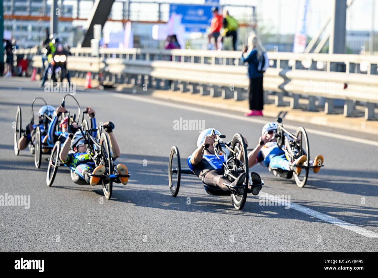  Foto zu 07.04.2024, Linz , AUT, Leichtathletik, Oberbank Linz Donau Marathon 