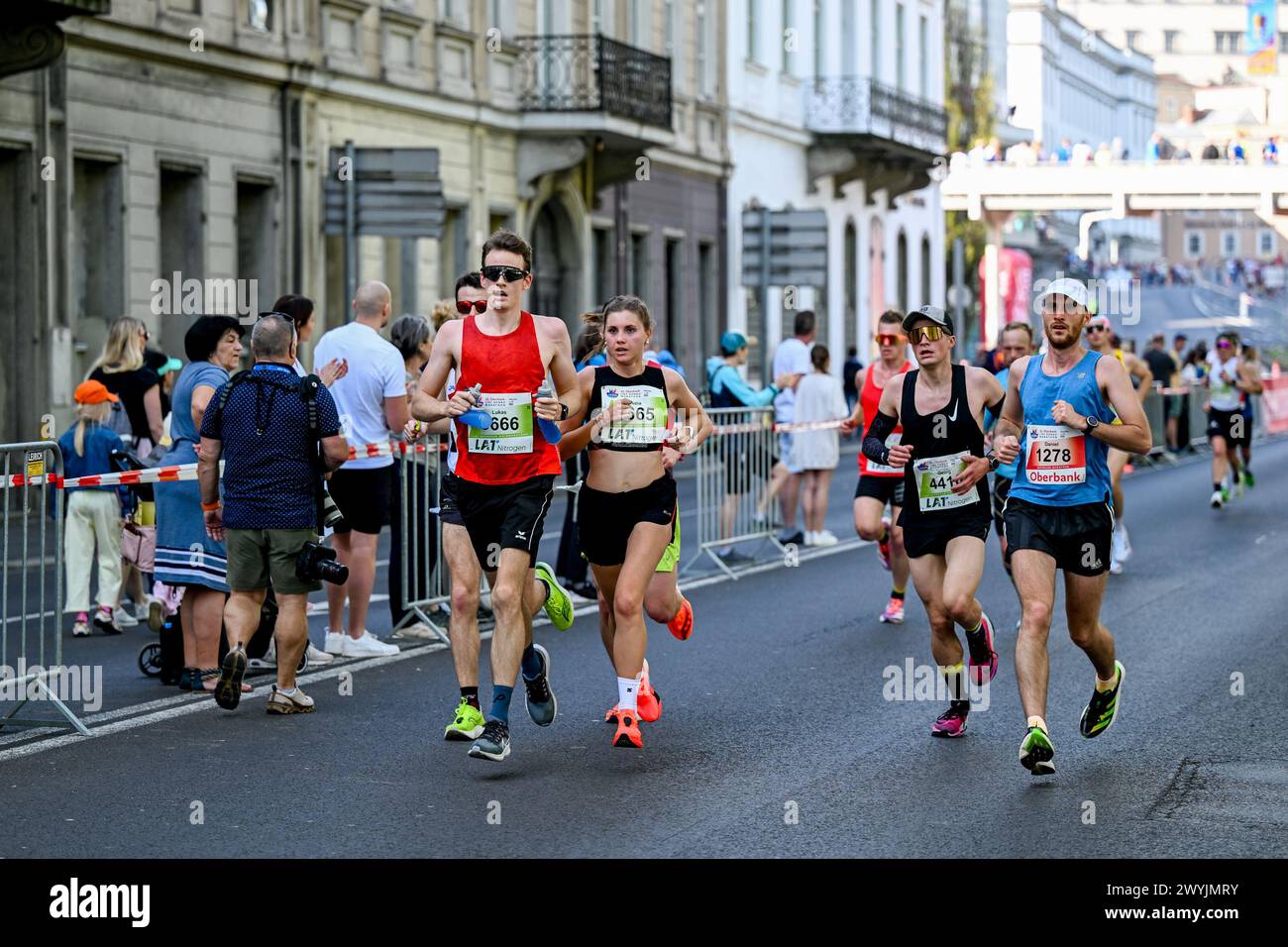 Linz, AUT, Leichtathletik, Oberbank Linz Donau Marathon 2024, im Bild