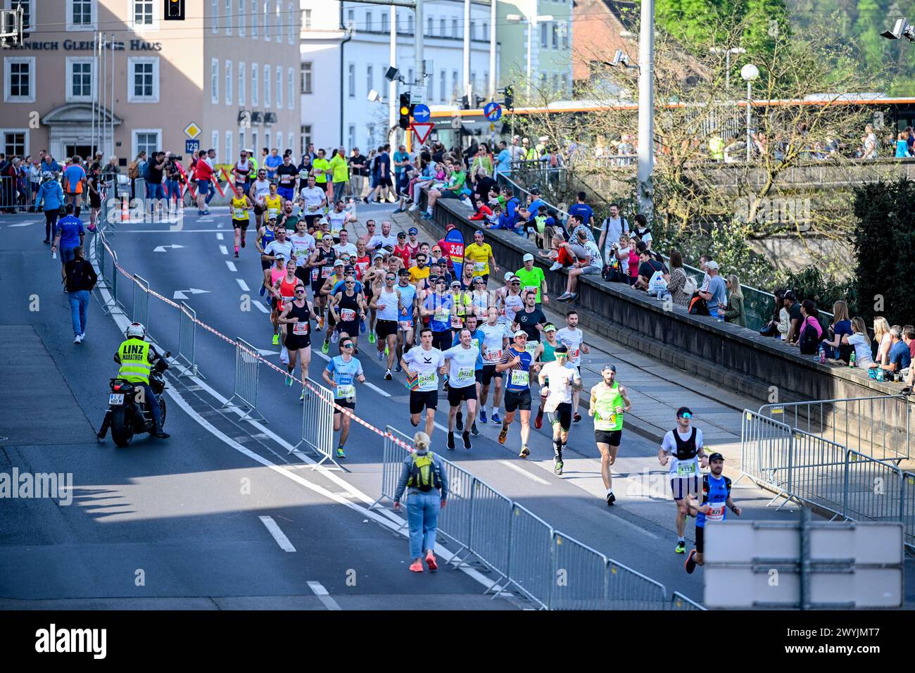 Linz, AUT, Leichtathletik, Oberbank Linz Donau Marathon 2025, im Bild