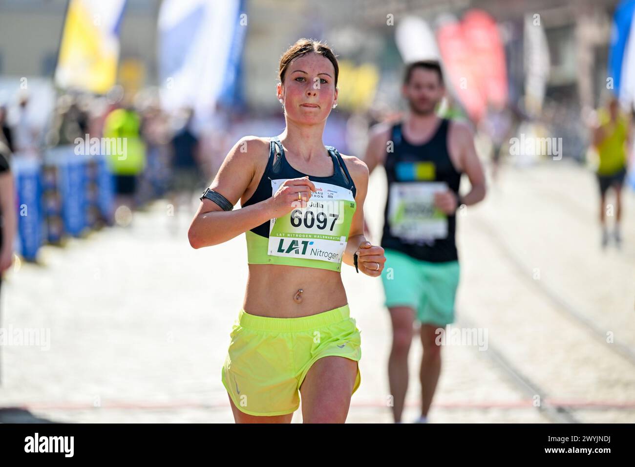 Linz, AUT, Leichtathletik, Oberbank Linz Donau Marathon 2024, im Bild ...