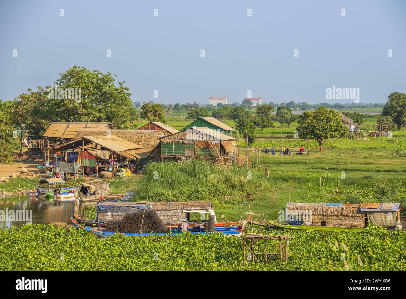 Cambodia, Kampong Chhnang, Kandal fishing hamlet on the banks of the Tonle Sap river Stock Photo