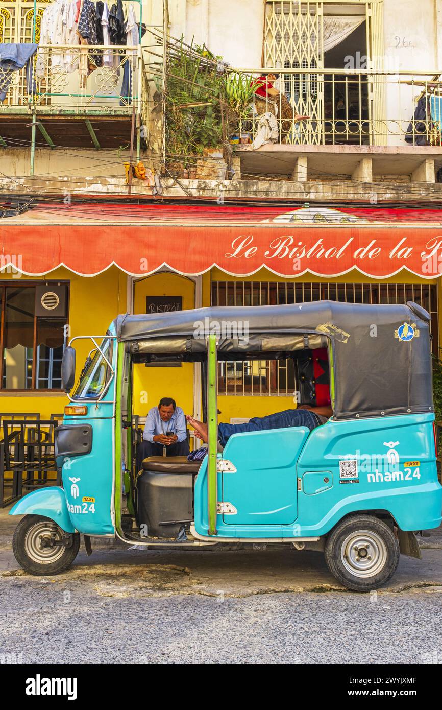Cambodia, Phnom Penh, Wat Phnom area, rickshaw in front of Le Bistrot ...