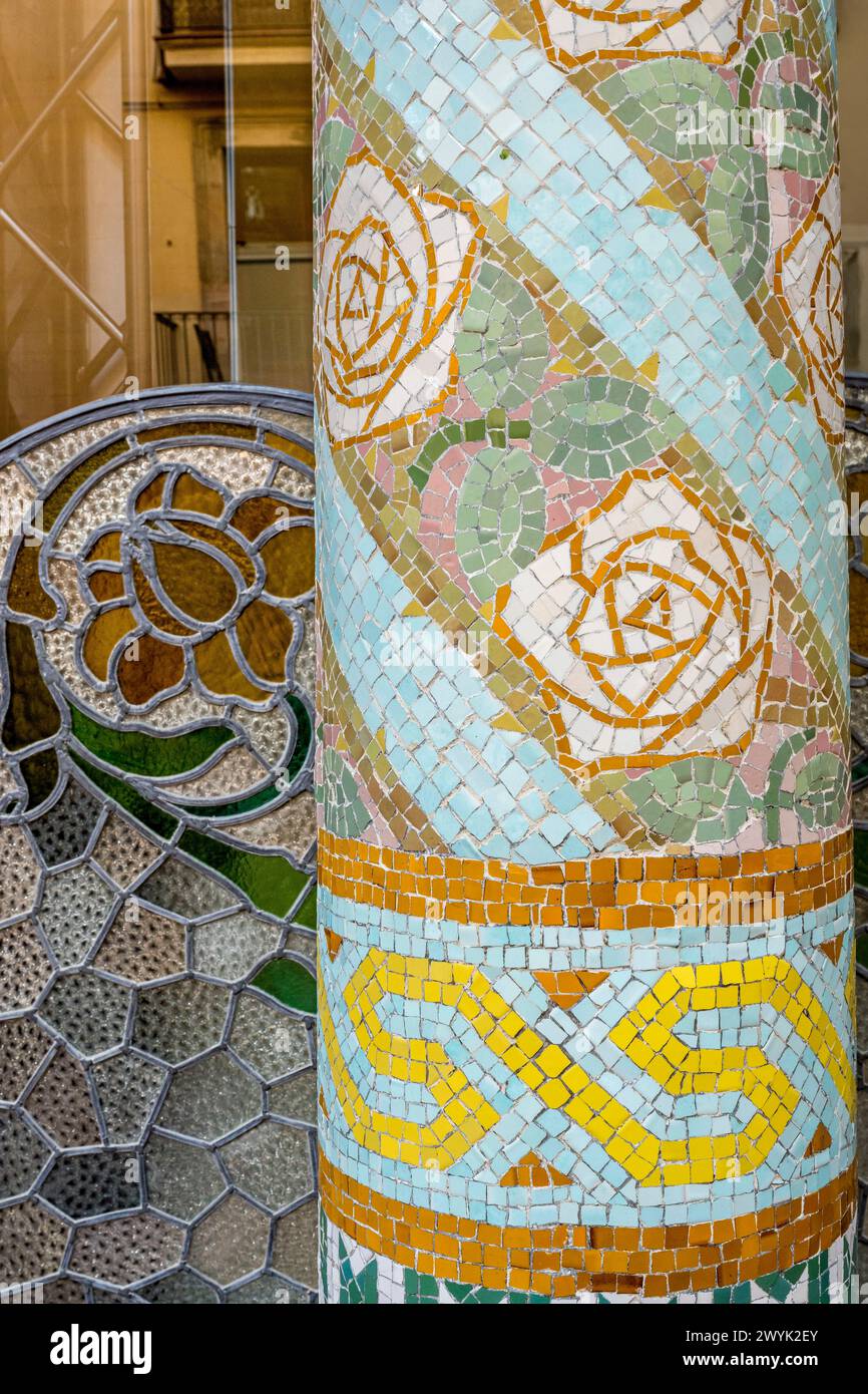 Spain, Catalonia, Barcelona, Palau de la Musica Catalana (Catalan Music Palace), concert hall designed by the architect of Catalan modernism Lluis Domènech i Montaner, a UNESCO World Heritage Site, mosaic columns of the exterior loggia Stock Photo