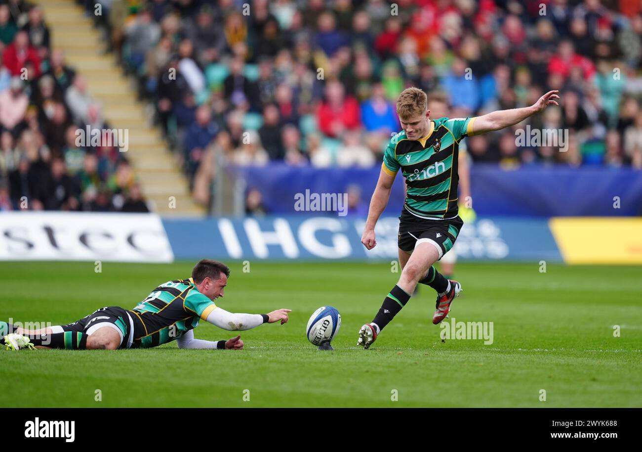 Northampton Saints' Fin Smith misses a penalty kick during the ECPR Challenge Cup match at cinch Stadium at Franklin's Gardens, Northampton. Picture date: Sunday April 7, 2024. Stock Photo