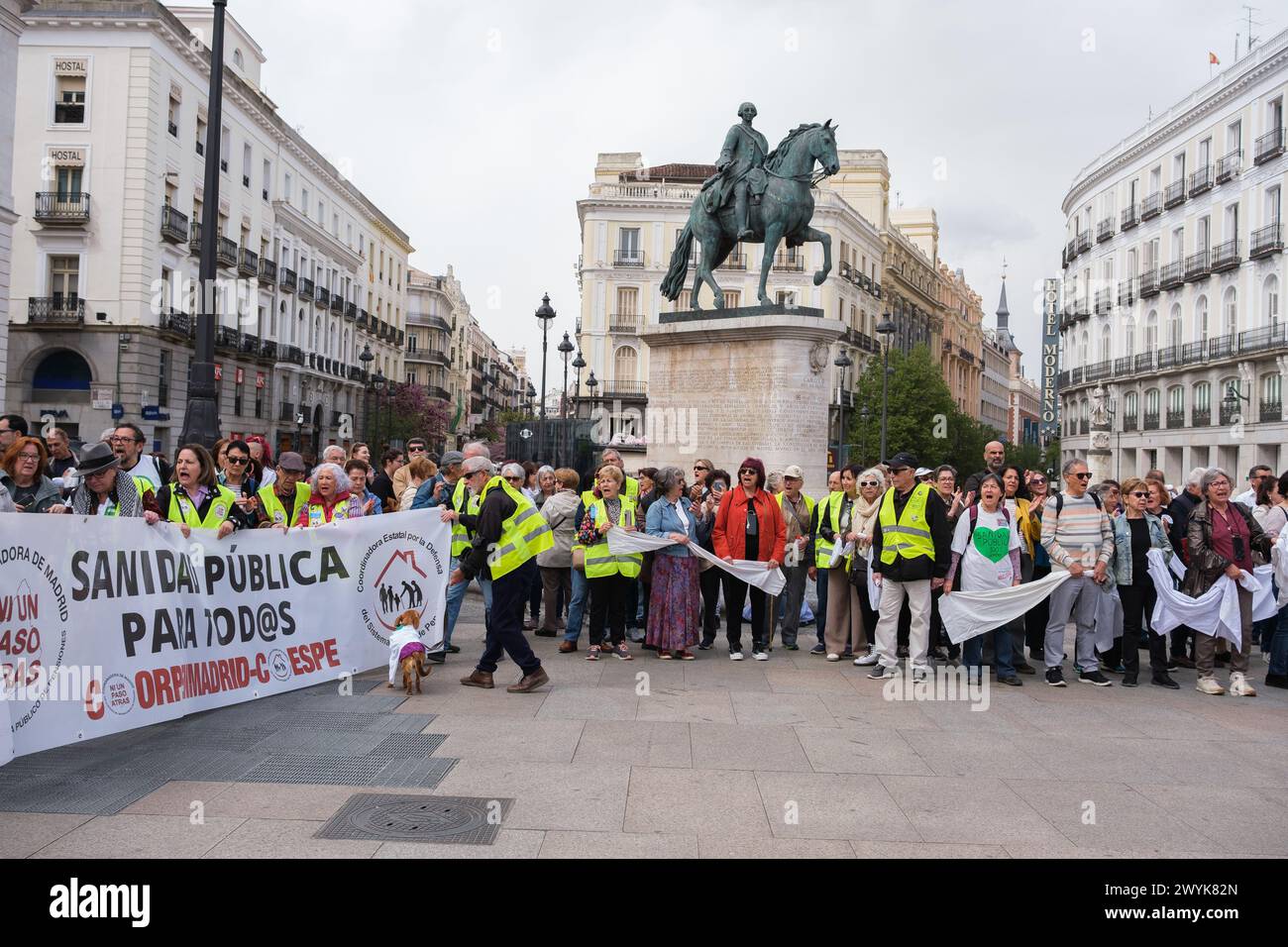 Madrid, Spain. 07th Apr, 2024. Several people during the rally demanding a 100% public and quality European healthcare system, at Puerta del Sol, on April 7, 2024, in Madrid, Spain. (Photo by Oscar Gonzalez/Sipa USA) Credit: Sipa USA/Alamy Live News Stock Photo