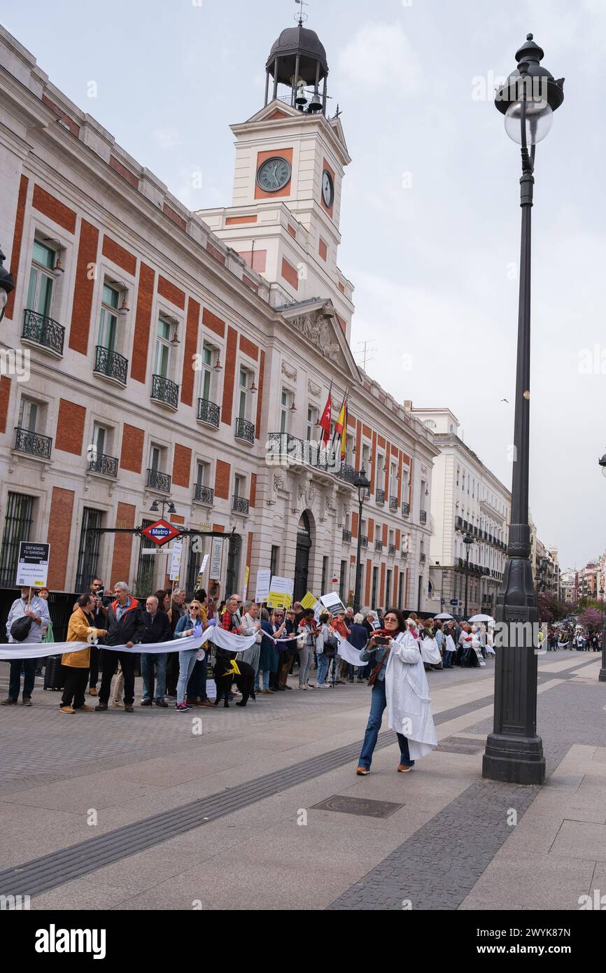 Madrid, Spain. 07th Apr, 2024. Several people during the rally demanding a 100% public and quality European healthcare system, at Puerta del Sol, on April 7, 2024, in Madrid, Spain. (Photo by Oscar Gonzalez/Sipa USA) Credit: Sipa USA/Alamy Live News Stock Photo