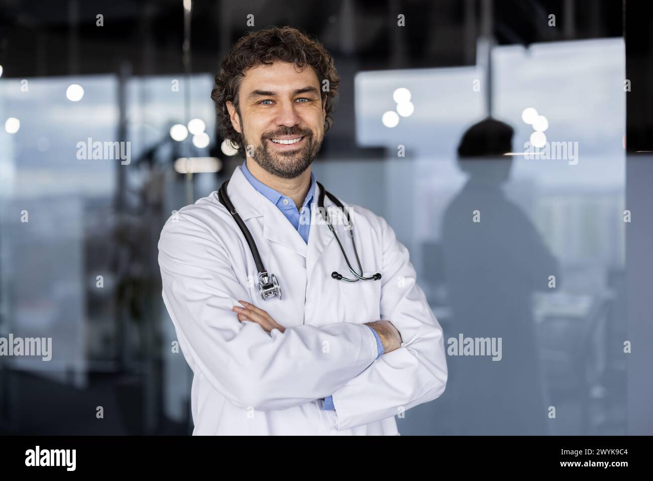 Doctor man positive look camera hi-res stock photography and images - Alamy