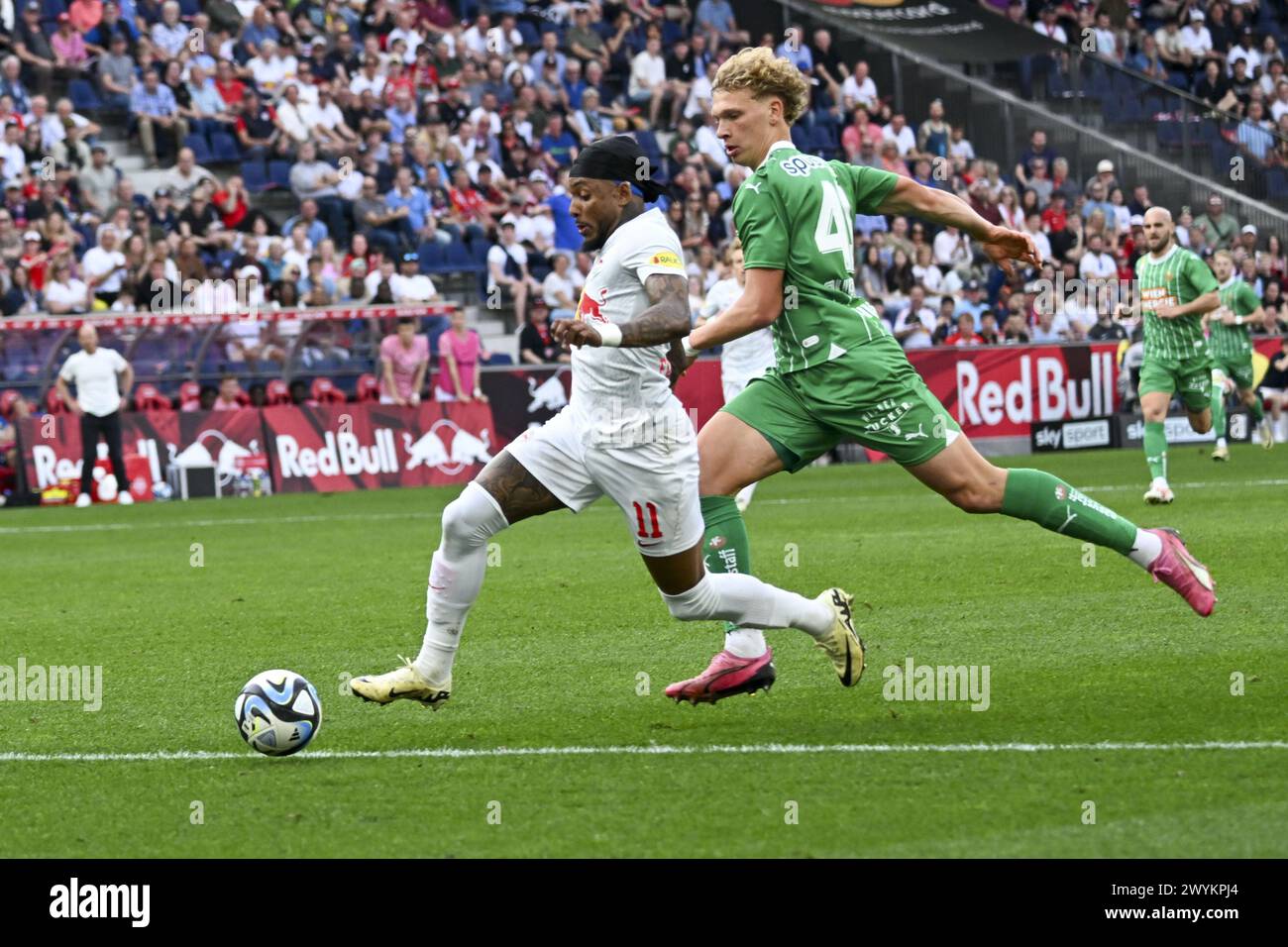 Salzburg, Austria. 07th Apr, 2024. SALZBURG, AUSTRIA - APRIL 7: Fernando of Salzburg and Leopold Querfeld of Rapid during the Admiral Bundesliga match between FC Red Bull Salzburg and SK Rapid Wien at Red Bull Arena on April 7, 2024 in Salzburg, Austria. 240407 SEPA 26 010 - 20240407 PD6202 Credit: APA-PictureDesk/Alamy Live News Stock Photo