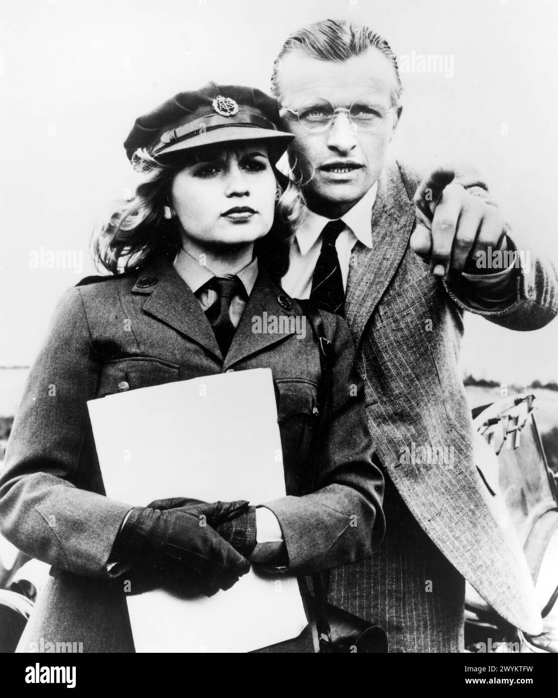 Susan Penhaligon, Rutger Hauer, on-set of then Dutch film, 'Soldier of Orange', Original title 'Soldaat van Oranje', Tuschinski Film Distribution, 1977, released in USA via The International Picture Show Company, 1979 Stock Photo