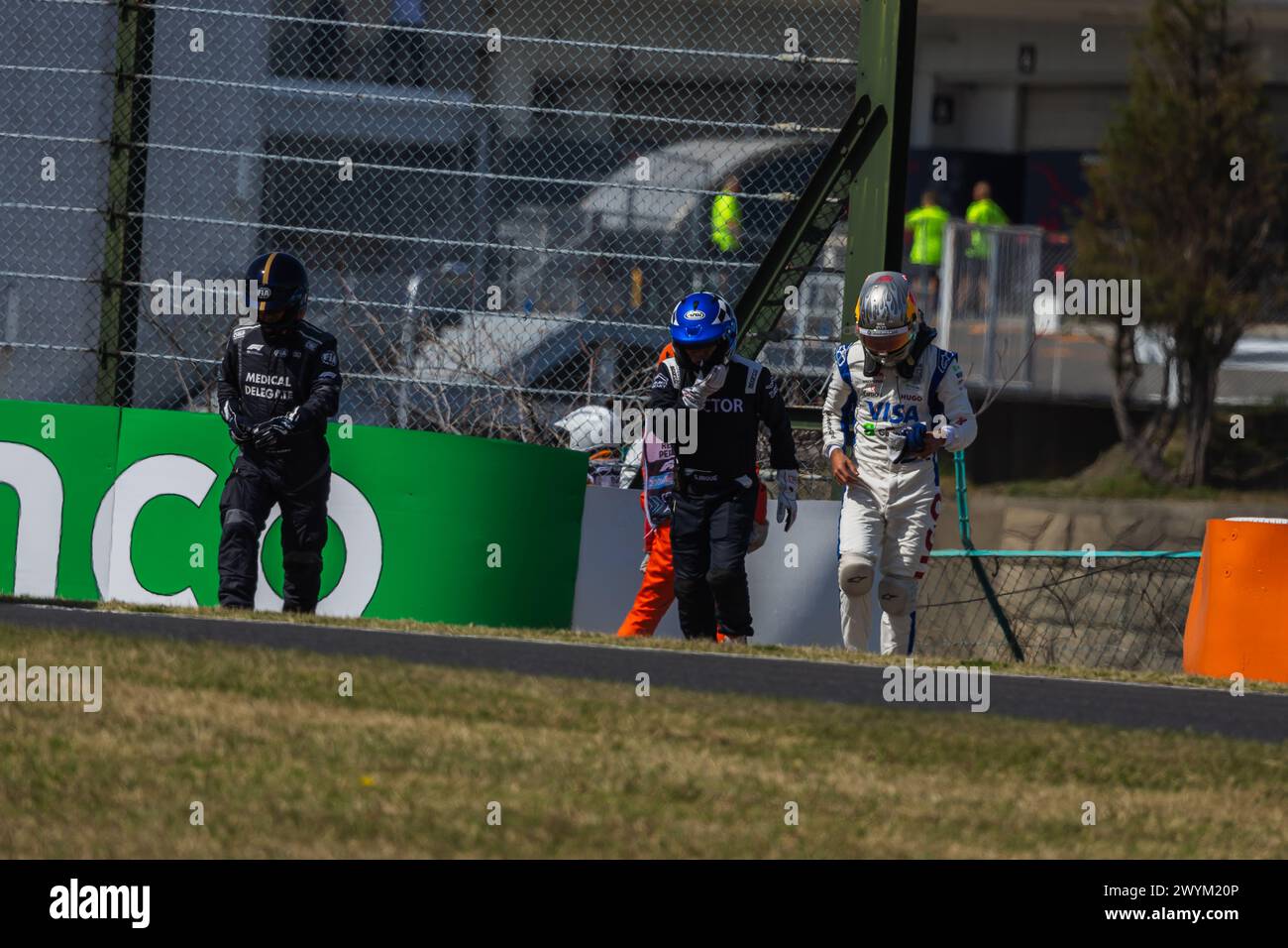 Suzuka Circuit, Mie, Japan. 7.April.2024; Daniel Ricciardo and Alex Albon crash at the beginning of the race during Formula One Japanese Grand Prix Stock Photo