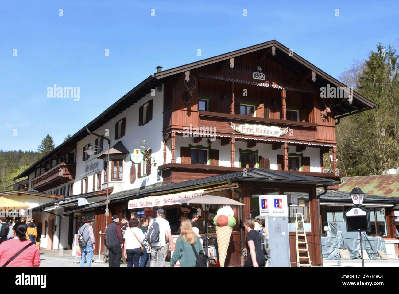 Hotel Koenigssee Koenigssee 06.04 2024 Bayerische Seen Schifffahrt ...
