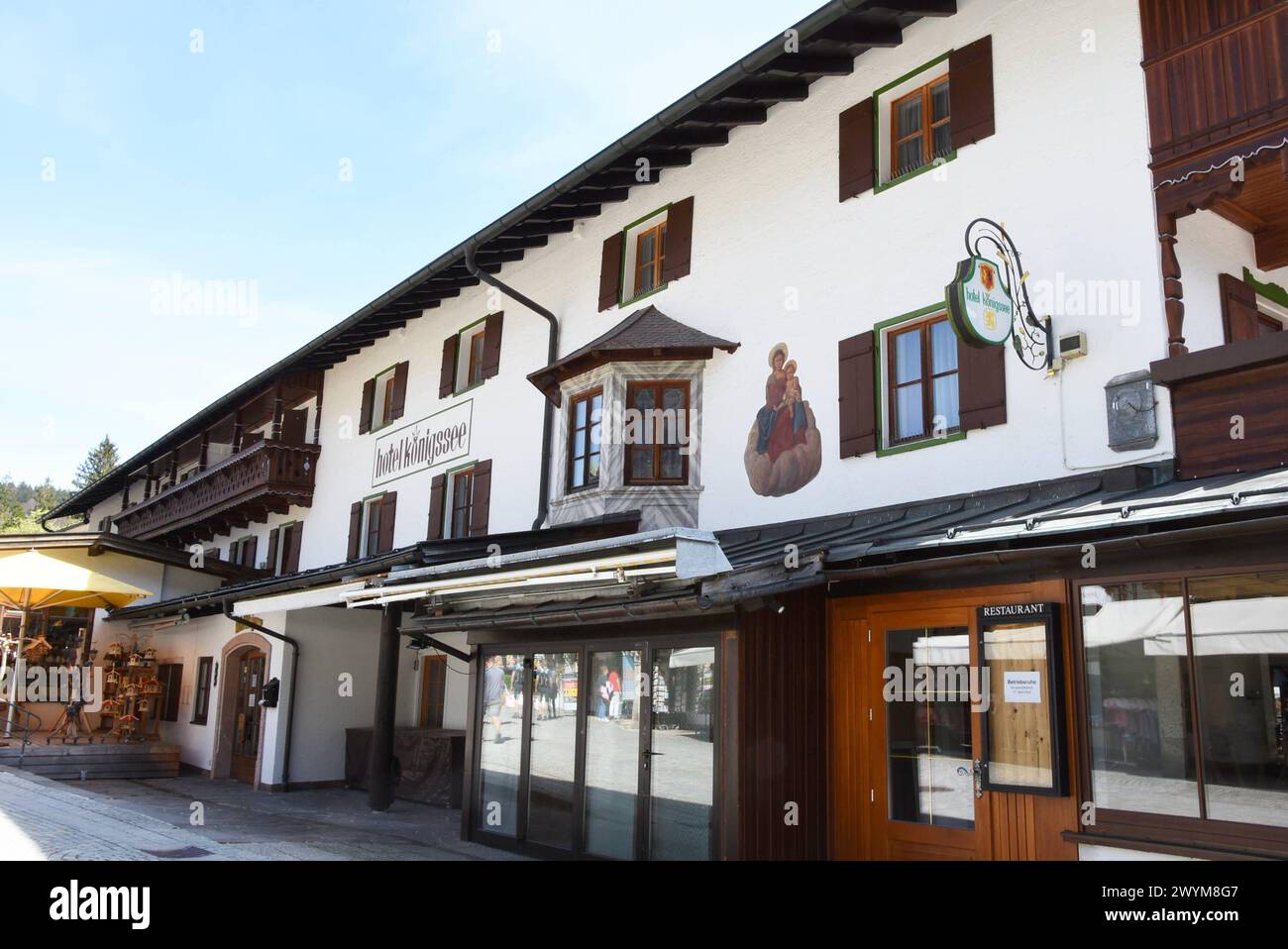 Hotel Koenigssee Koenigssee 06.04 2024 Bayerische Seen Schifffahrt ...