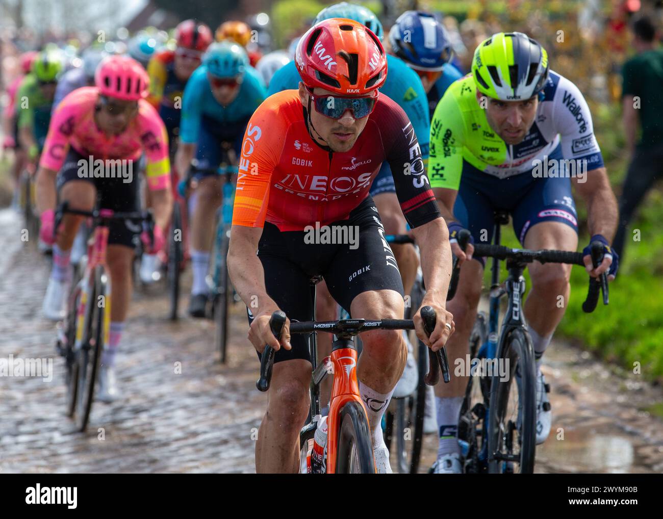 tom pidcock, INEOS Grenadiers crusing over the 2nd section of pave