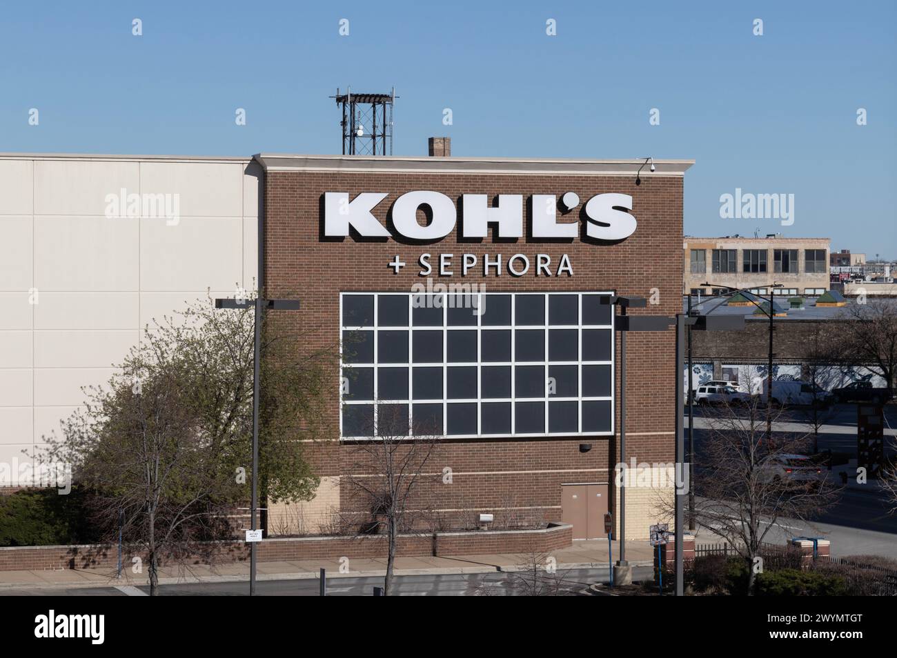 Chicago April 6, 2024 Kohl's chain department store. Kohl's has