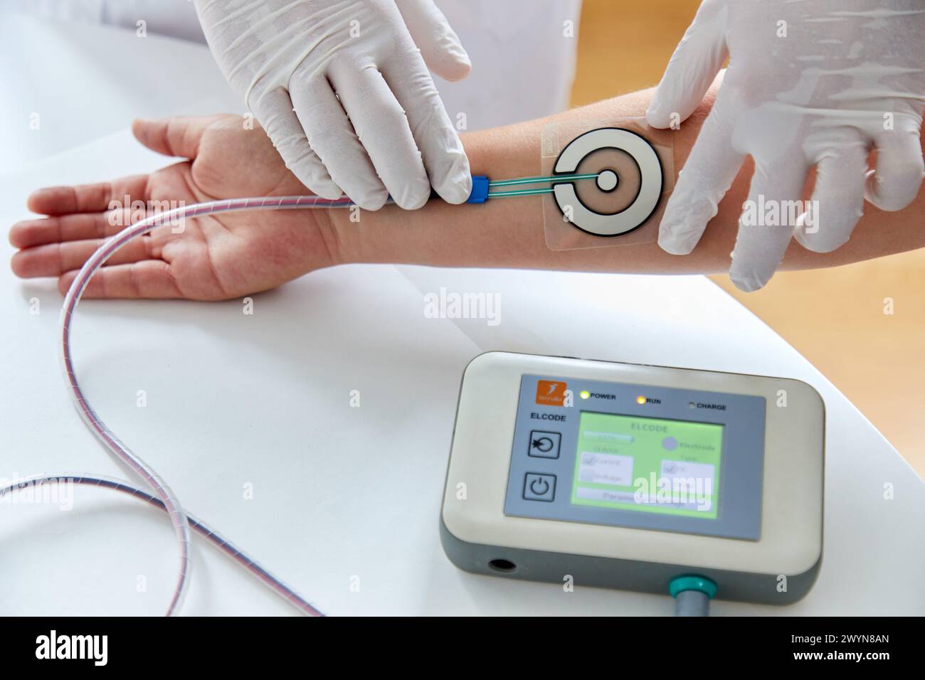 Transdermal drug delivery system hi-res stock photography and images ...
