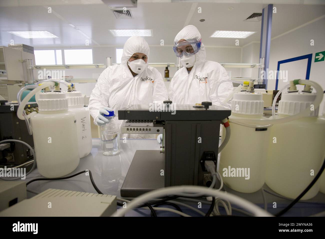 Cow Lab Research team mad cow disease (bovine espongimorme Encephalopathy) and ...