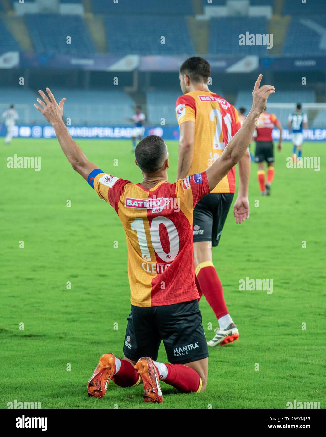 Kolkata, India. 7th Apr, 2024. Eastbengal Football Club (EBFC) wins crucial home match at Kolkata in 10th season of ISL, 2023-24 against Bengaluru FC (BFC) by 2-1 margin to keep alive hope in super six of Indian Super League. Saul Crespo (P) and Cleiton Silva scored for EBFC while Sunil Chhetri (P) reduced scores for BFC.Cleiton Silva celebrating after scorig the winning goal. (Credit Image: © Amlan Biswas/Pacific Press via ZUMA Press Wire) EDITORIAL USAGE ONLY! Not for Commercial USAGE! Stock Photo