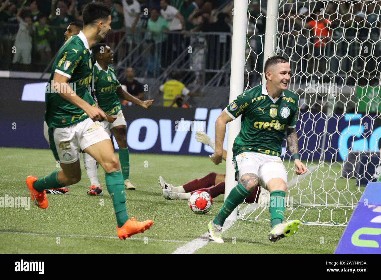 Sao Paulo, Sao Paulo, Brasil. 7th Apr, 2024. Sao Paulo (SP), 04/07/2024 - PAULISTAO/PALMEIRAS x SANTOS Ã¢â‚¬' Moreno from Palmeiras scores and celebrates his goal in a match between Palmeiras and Santos, valid for the second leg of the 2024 Paulista Football Championship final, held at Allianz Park, in Sao Paulo, on the evening of this Sunday, April 7, 2024. (Credit Image: © Leco Viana/TheNEWS2 via ZUMA Press Wire) EDITORIAL USAGE ONLY! Not for Commercial USAGE! Stock Photo