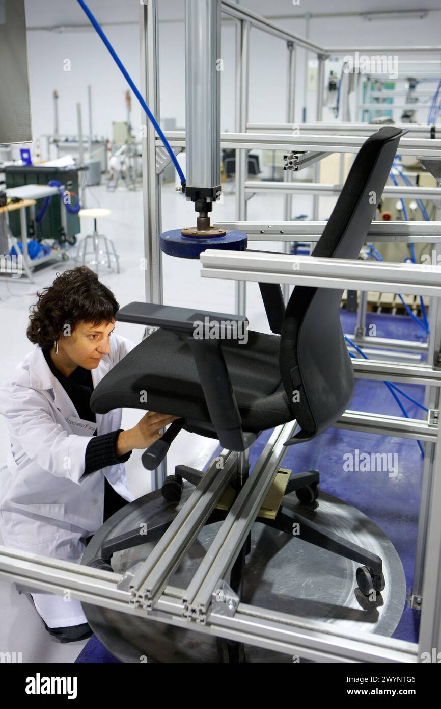 Test on office chair, homologation of furniture, Technology Research ...