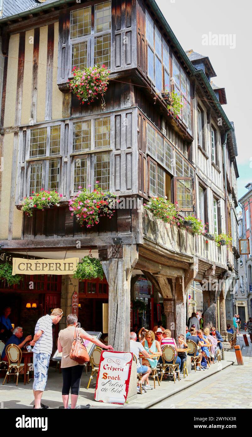 Place des Merciers, Dinan, Bretagne, Brittany, France. Stock Photo