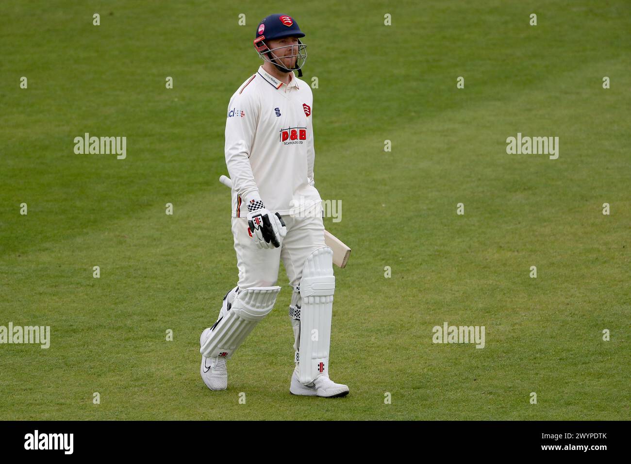 Simon Harmer of Essex leaves the field having been dismissed for 5 during Nottinghamshire CCC vs Essex CCC, Vitality County Championship Division 1 Cr Stock Photo