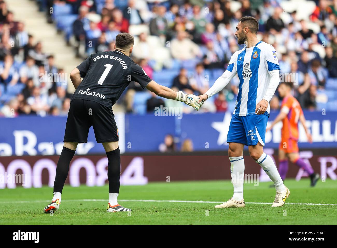 Barcelona, Spain. 07th Apr, 2024. Goalkeeper Joan Garcia (1) and Victor Ruiz (4) of Espanyol seen during the LaLiga 2 match between Espanyol and Albacete at the Stage Front Stadium in Barcelona. (Photo Credit: Gonzales Photo/Alamy Live News Stock Photo