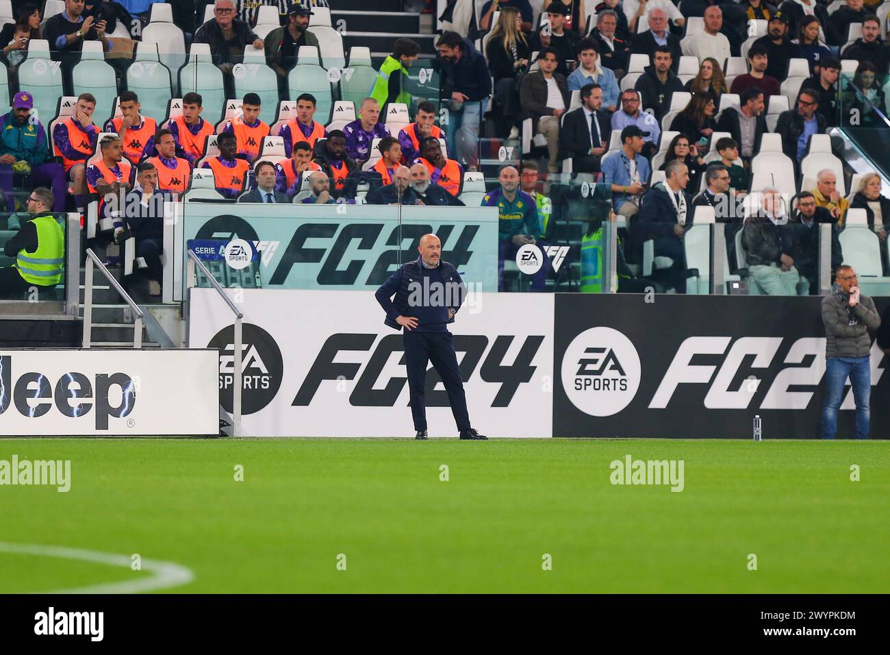 Vincenzo Italiano, head coach of ACF Fiorentina, during the match ...